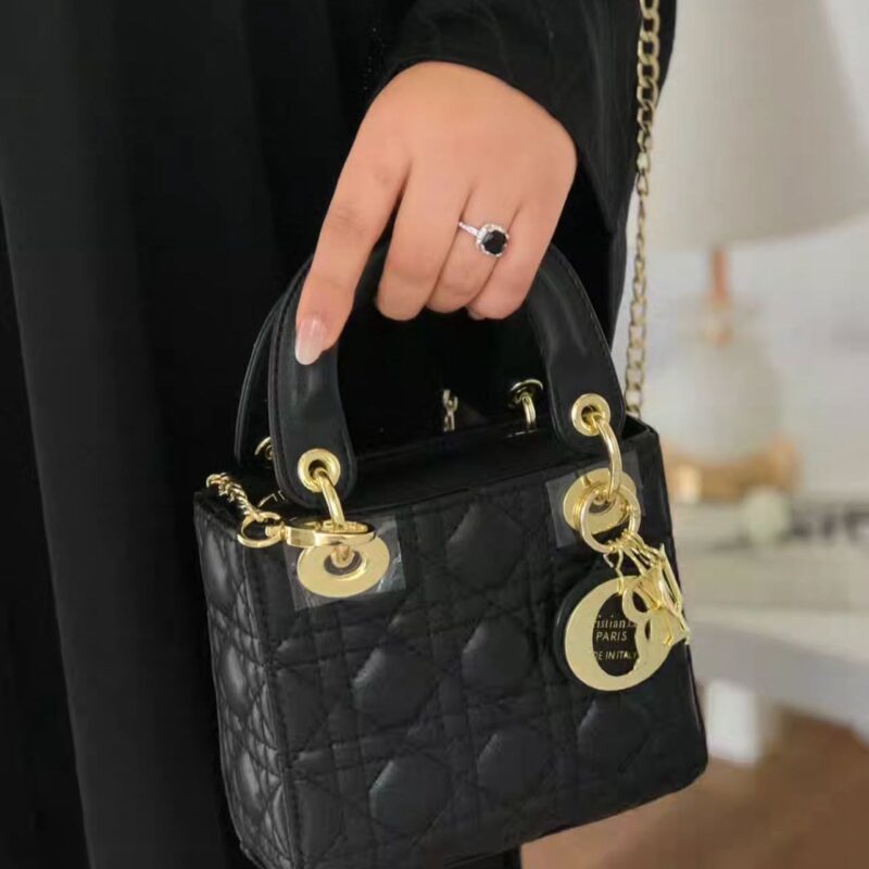 حقيبه ديور جلد مطفي اسود