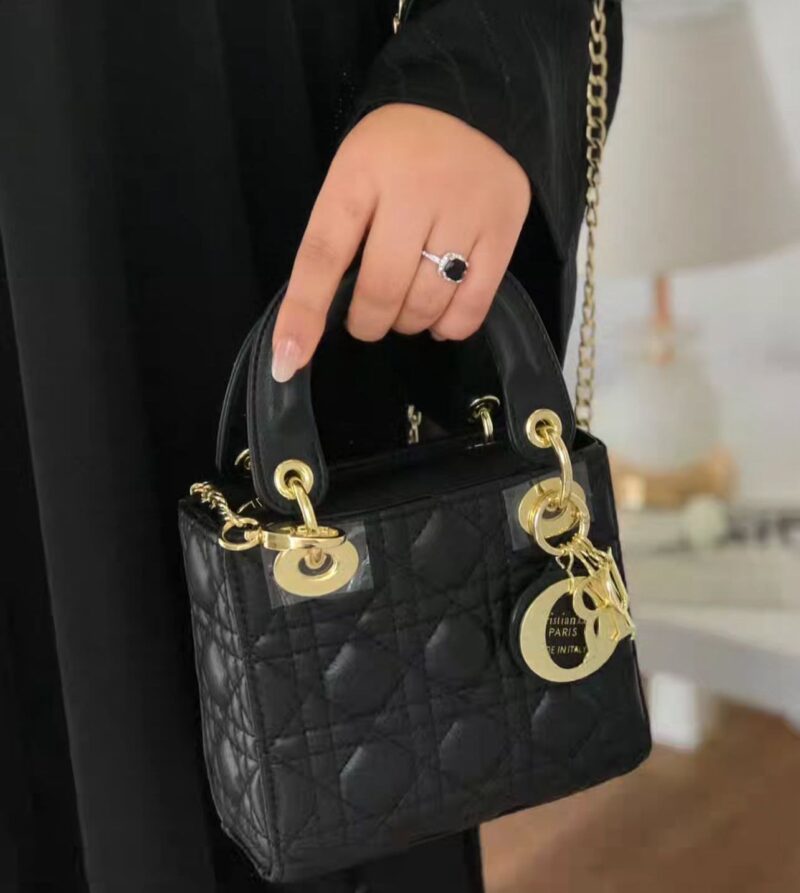 حقيبه ديور جلد مطفي اسود